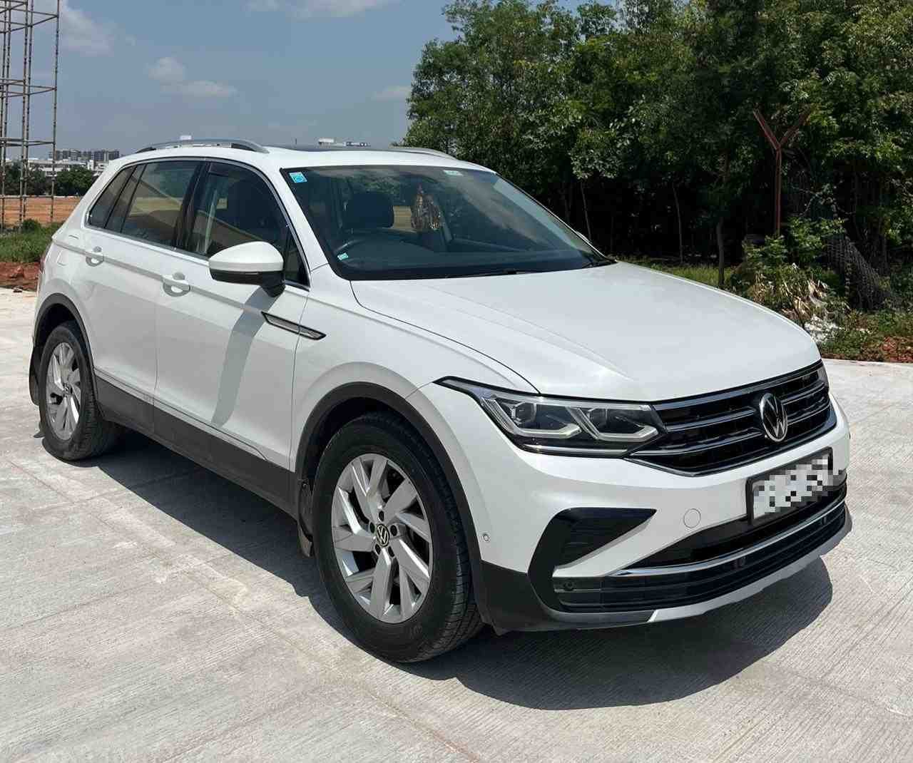 Volkswagen Tiguan Elegance 4Motion - Image 4